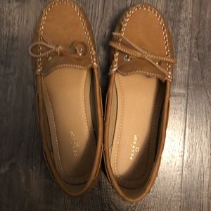 Women’s shoes